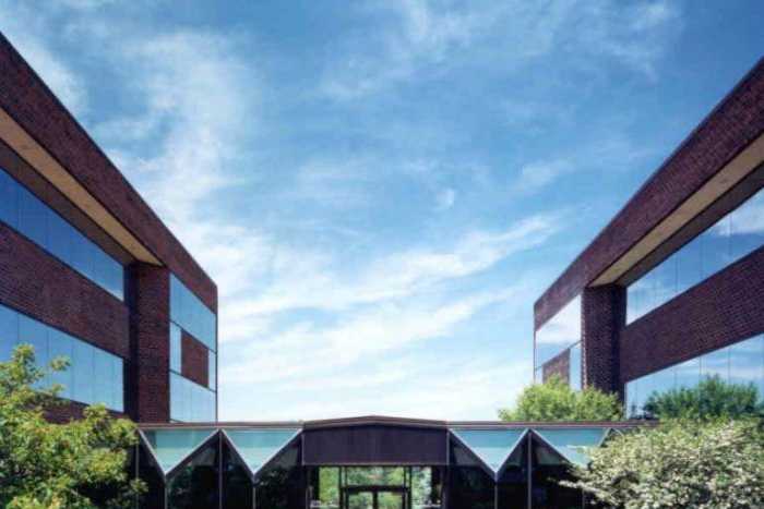 Virtual Office location in Shamrock Plaza